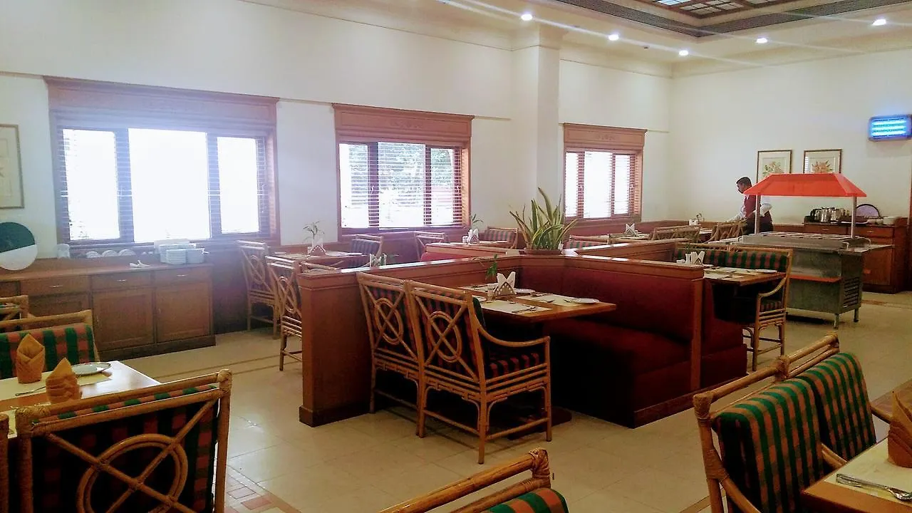 Abad Atrium Hotel Kochi