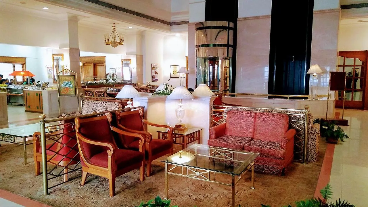 Abad Atrium Hotel Kochi