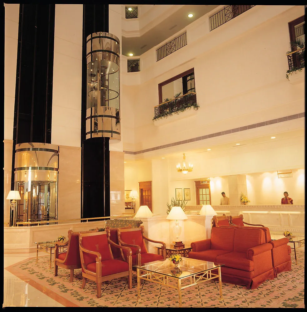 Abad Atrium Hotel Kochi