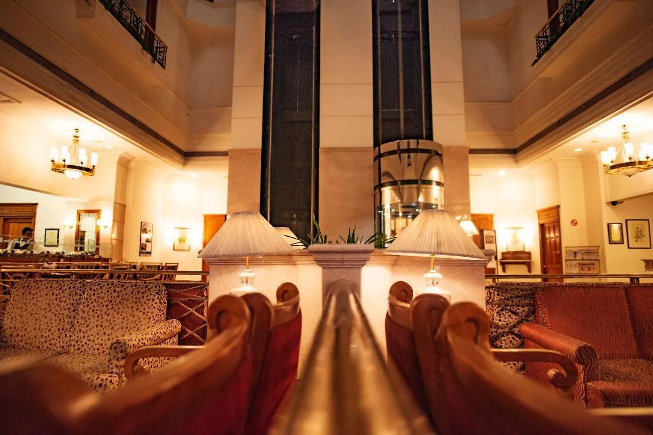 Abad Atrium Hotel Kochi