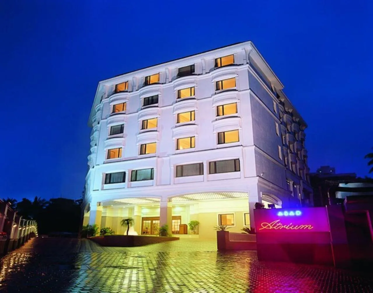 Hotel Abad Atrium Kochi